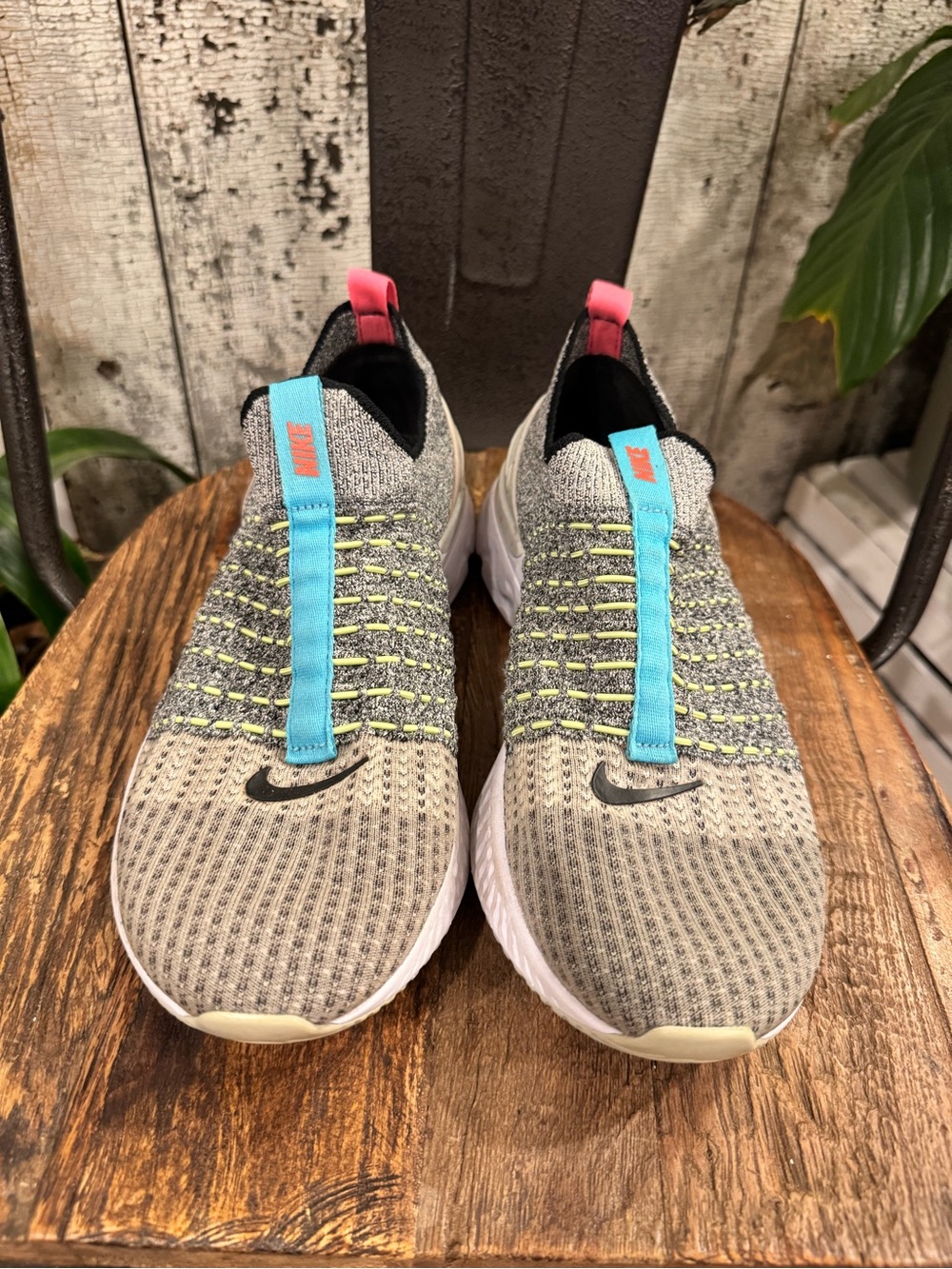 Nike React Phantom Run Flyknit 2 Women’s 8.5 Gray Multicolor CJ7865-100